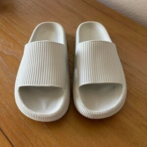 Gray Pillow Slides